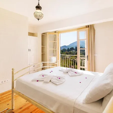 Sleeps 6 With Pool Air Con And Wifi Villa