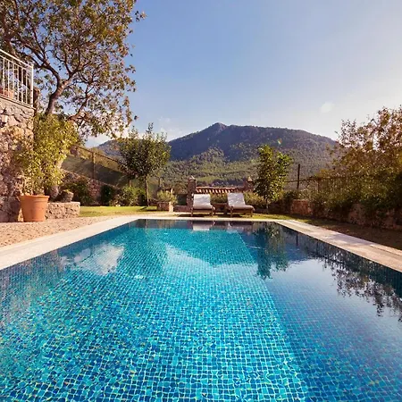 Sleeps 6 With Pool Air Con And Wifi Willa Keciler