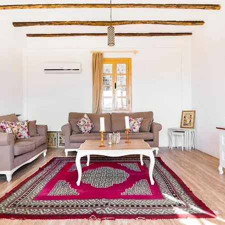 Sleeps 6 With Pool Air Con And Wifi * Keciler