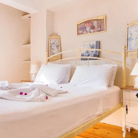 Sleeps 6 With Pool Air Con And Wifi